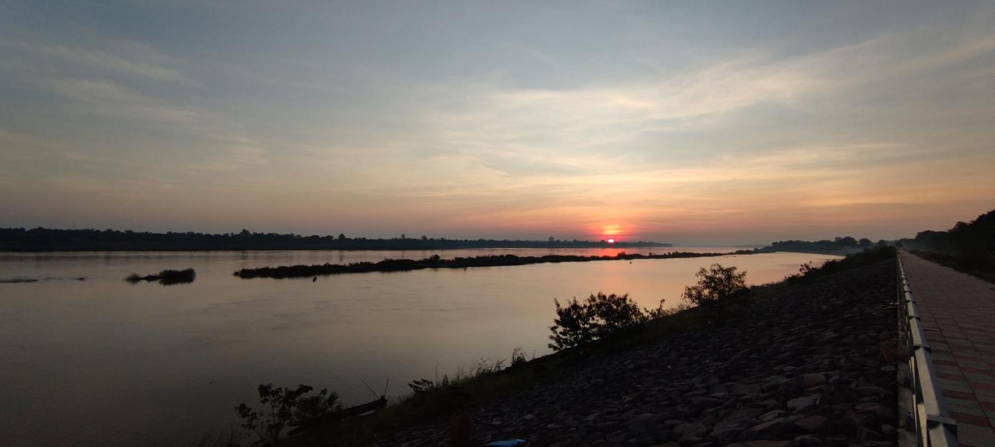 Nawiengkaeriverview Resort Mukdahan Dış mekan fotoğraf
