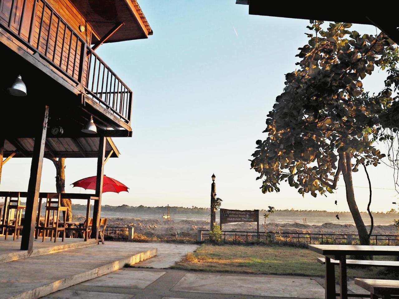 Nawiengkaeriverview Resort Mukdahan Dış mekan fotoğraf