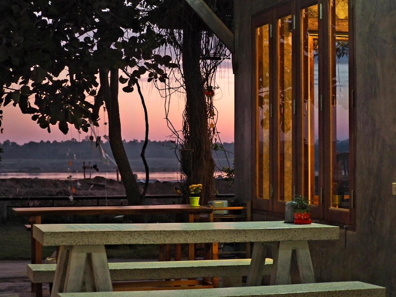 Nawiengkaeriverview Resort Mukdahan Dış mekan fotoğraf