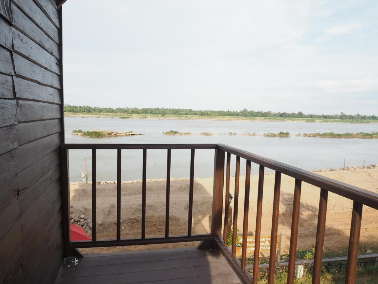 Nawiengkaeriverview Resort Mukdahan Dış mekan fotoğraf